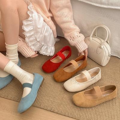 Модные Легкие Дышащие Ретро Балетного Стиля На Плоской Подошве С Мелким Вырезом Одиночные Туфли Женские 2025 Новые Весенние Универсальные Туфли Мэри Джейн