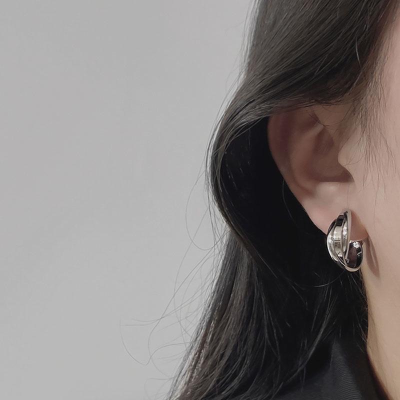 2023 Fashionable French Ear Clip Earrings - Simple, Elegant, Non-Piercing Mosquito Coil Design