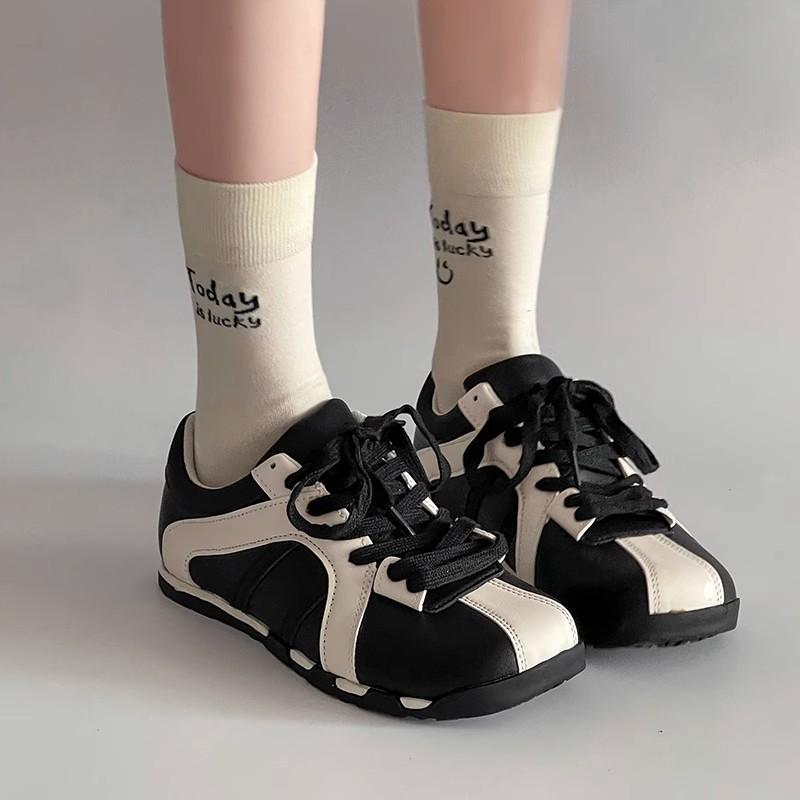 Универсальная обувь на плоской подошве для увеличения роста, женская, весенняя, новая цветовая гамма, дофаминовая цветовая схема, дышащая юбка, повседневная спортивная обувь