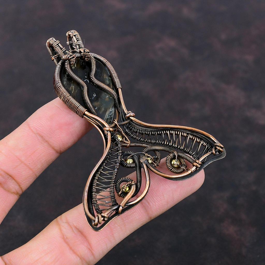 Кулон из черного перламутра, обернутый медной проволокой, ручной работы, с драгоценным камнем, медные украшения, кулон в виде рыбки, подарок для женщин, кулон в стиле бохо