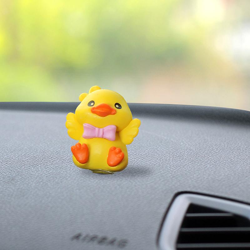 Мультяшная маленькая желтая утка, модель автомобиля, украшение центральной консоли, милые украшения для автомобиля, аксессуары для украшения приборной панели салона автомобиля