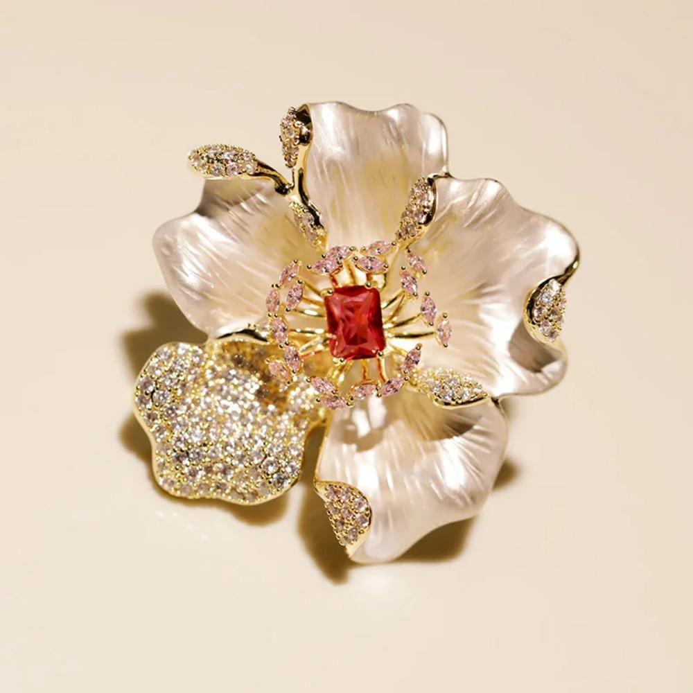 Lapel Pin French Vintage Metal Pins Elegant Suit Jacket Brooch Flower Brooch Pins Banquet