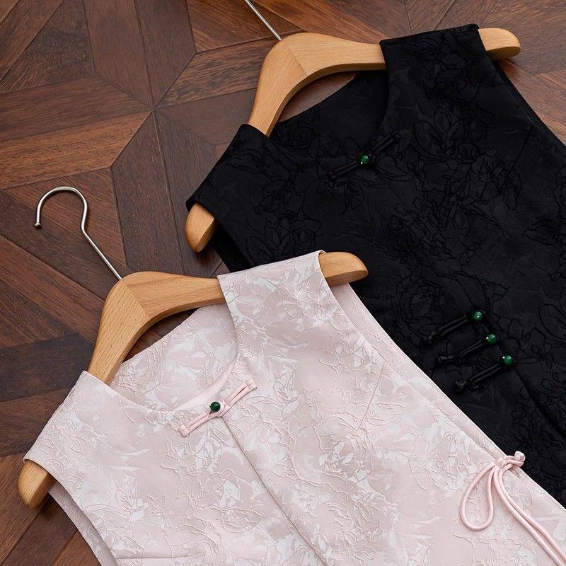 Vintage Style Jacquard Vest Sleeveless Retro Buckle Embroidered Backless Short Waistcoat for Women Casual Streetwear Party Layering Outfit Retro