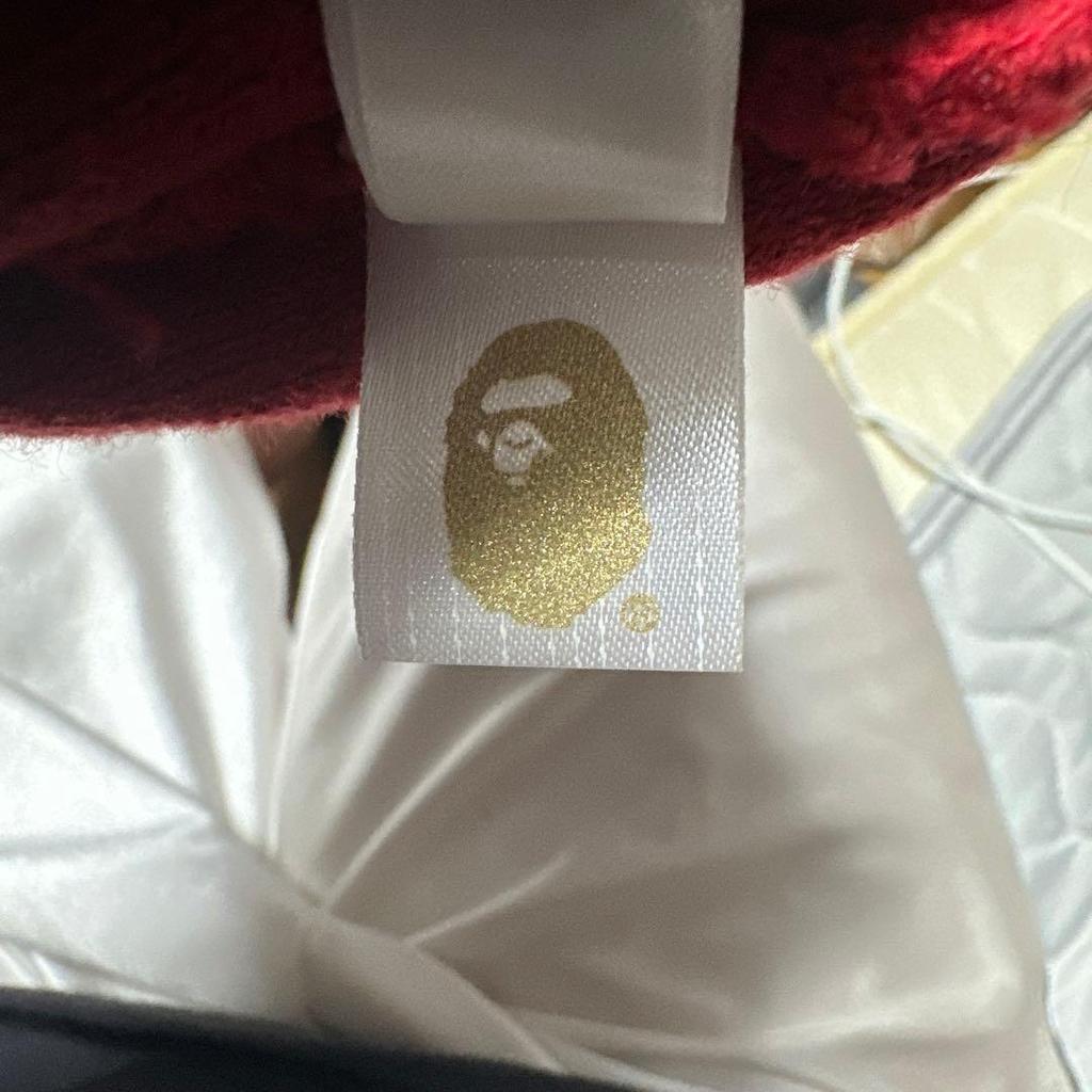 Б/у шапка A BATHING APE