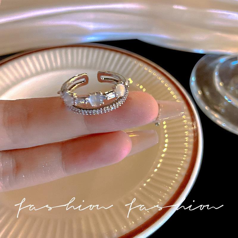 Стильное серебряное кольцо с цирконием для женщин - легкий роскошный открытый дизайн, идеально подходит для указательного пальца