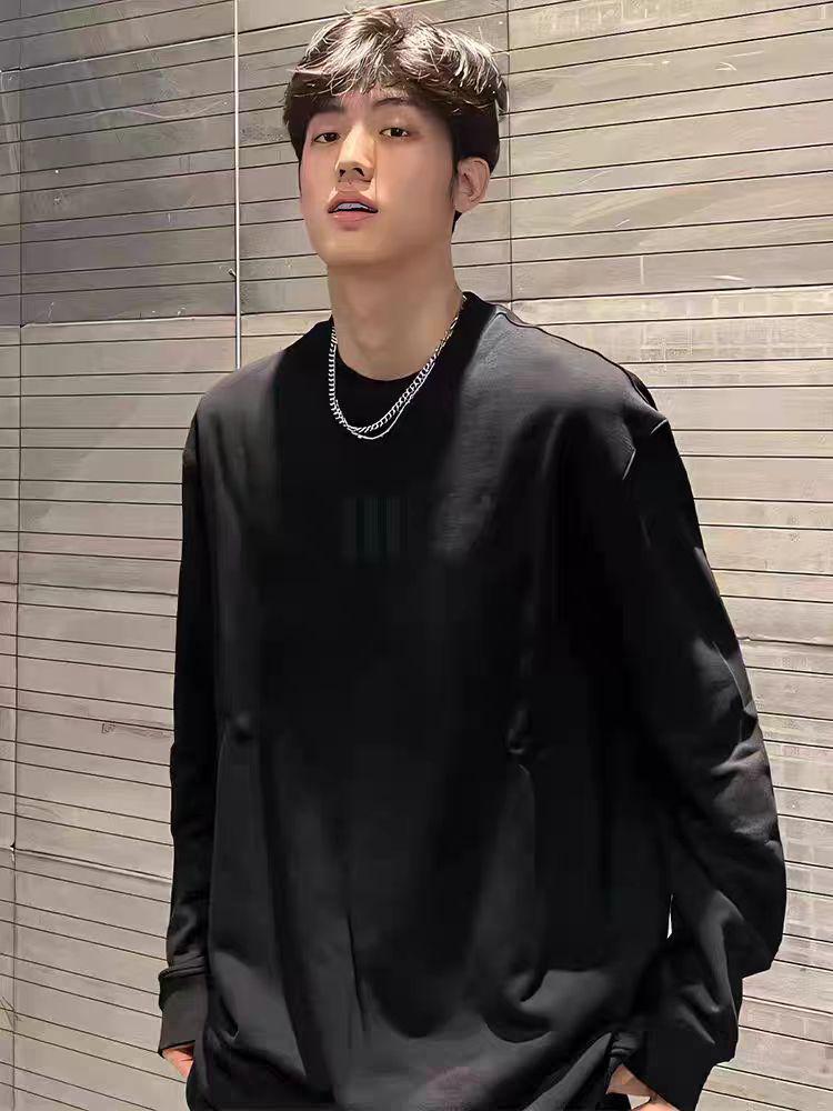 ESSENTIALS Футболка унисекс с длинным рукавом из хлопка с принтом футбольного мяча и тремя полосками