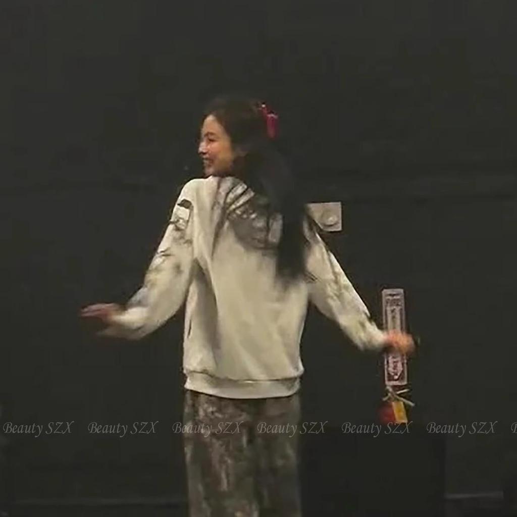 Jennie Style Red Claw Clip - High-End 2025 Large Volume Updo Acetate Shark Clip for Women