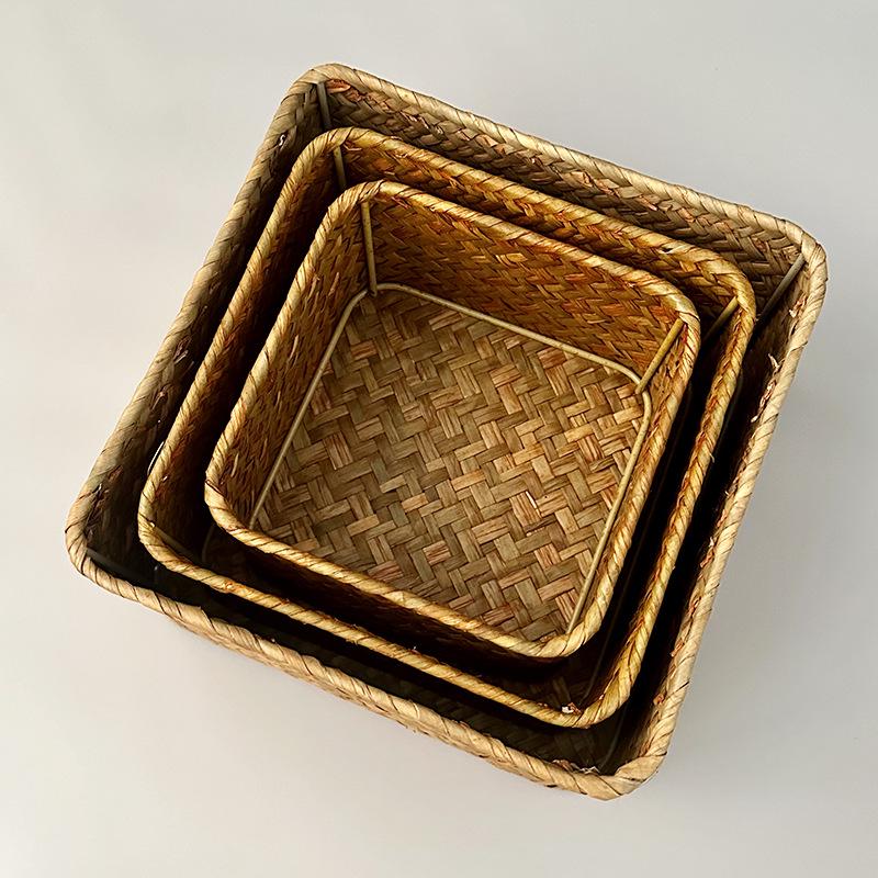 Плетеная вручную корзина из ротанга для хранения закусок и всякой всячины