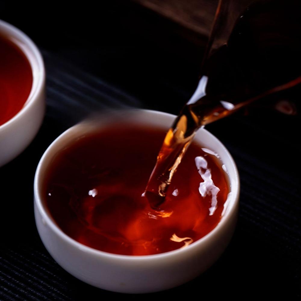 Императорский дворец Выдержанный Пуэр - 357г Чайный блин из древнего дерева