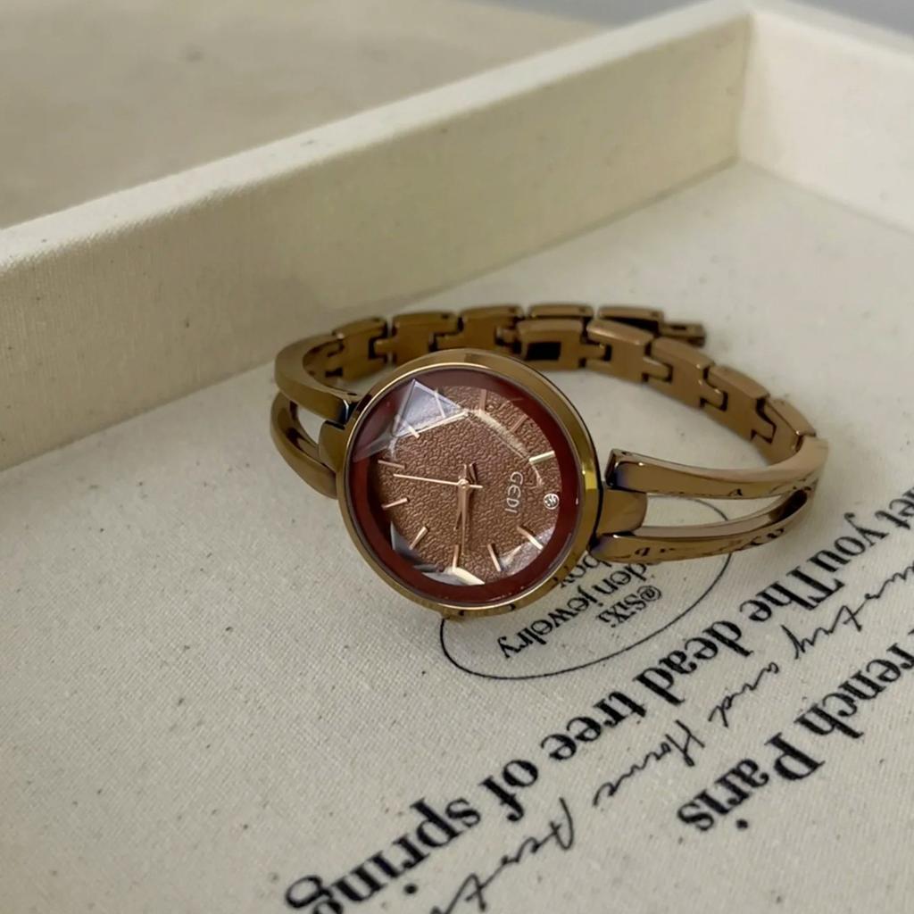 Small And Exquisite Women'S Watch, Luxurious, Vintage, And Simple Design With A Small Dial, New Model Wristwatch.