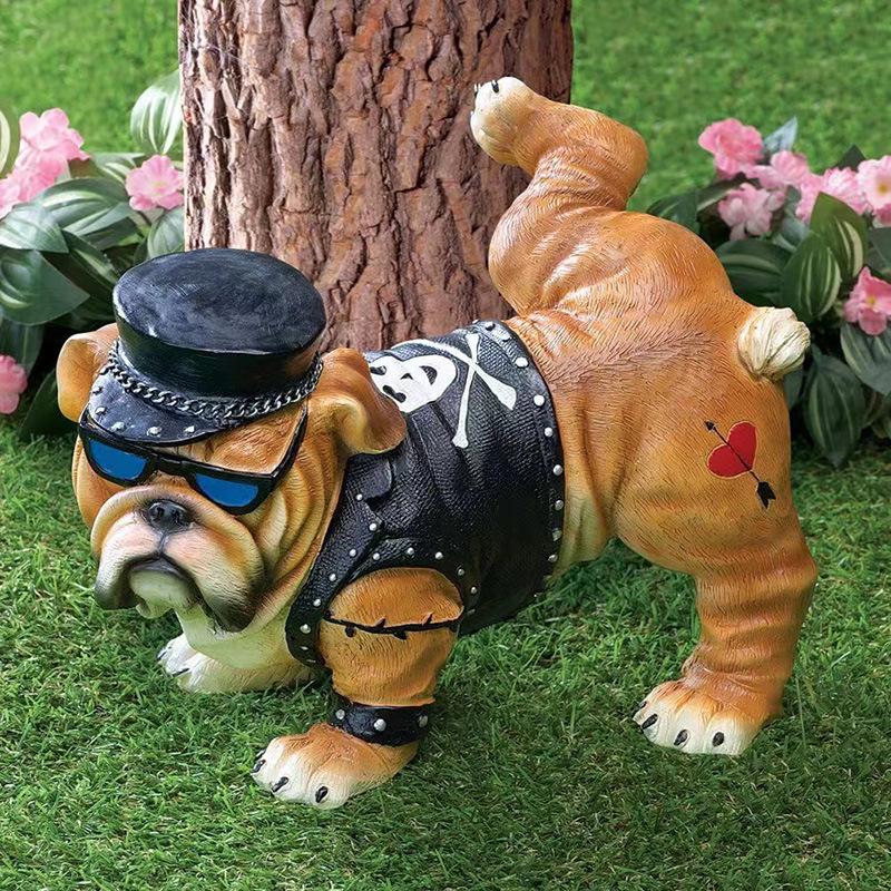 Доминирующий садовый ornament с мопсом в солнцезащитных очках