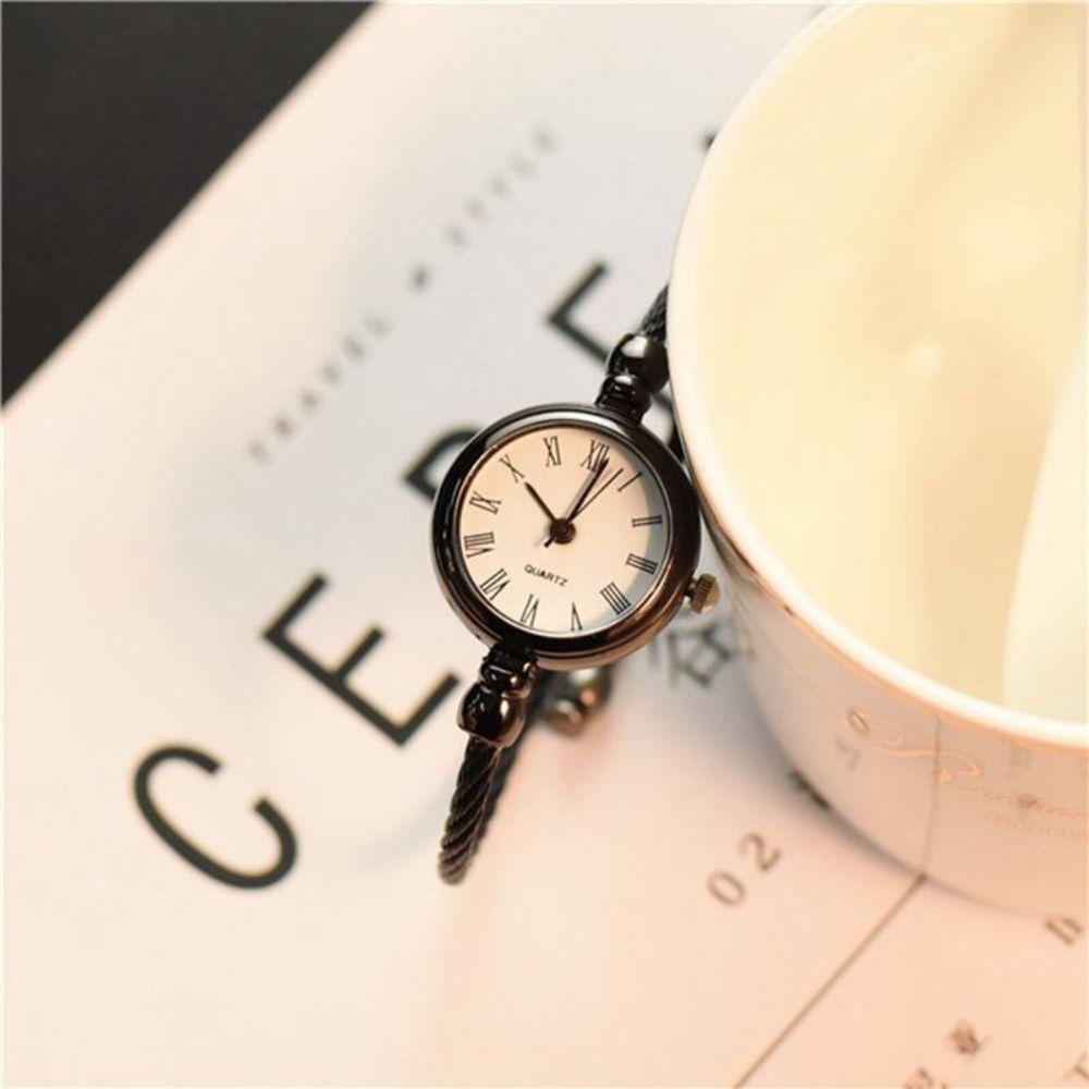 Retro Quartz Watch Luxury Wristwatch Chain Watches Fashion Bangle Bracelet Women