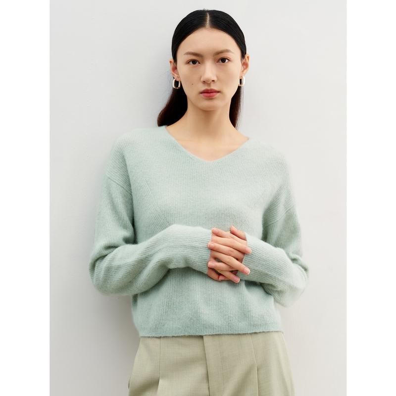 Jiuzi Anna Kou Simple and Lazy Style Loose V-Neck Shoulder Soft Top Sweater