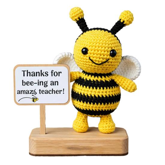 Вязаная пчела учителю подарок признательность ручной работы украшение благодарности пчела со знаком вязание крючком пчела