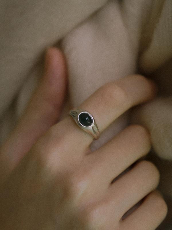Flit Leaf Green Onyx Ring