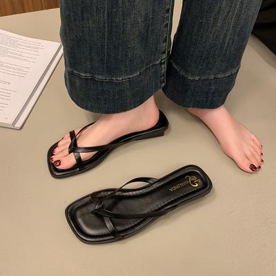 Новые Удобные Пляжные Шлепанцы для Женщин Легкие Мягкая Подошва Плоские Тапочки Женская Мода Серебристые С Перемычкой Между Пальцами Уличные Слайды