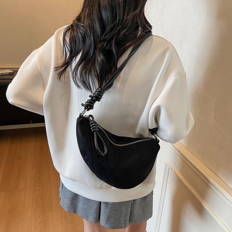 2025 Women's Retro Dumpling Bag – Large Capacity, Niche Autumn/Winter Design