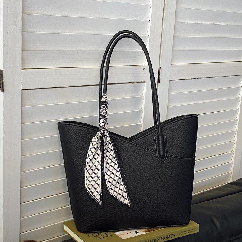 Сумка большой вместимости женская 2025 новая высококлассная студенческая сумка через плечо для занятий женская портативная дорожная сумка-тоут