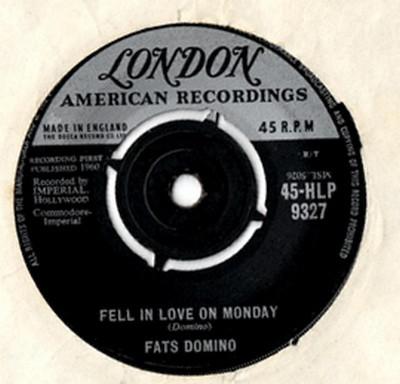 7inch Record FATS DOMINO - Fell In Love On Monday / Shu Rah 45HLP9327 London Records, 1960 UK Rock Used