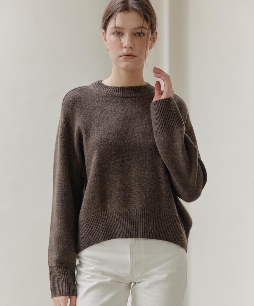 JE NE SAIS QUOI Loose Fit Crew Neck Cashmere Knit_ Mocha