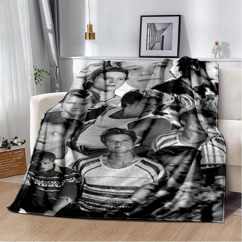 JJ Maybank 2025 New Style Rudy PankowStar Flannel Blanket,Soft Throw Blanket for Home Bedroom Bed Sofa Travel Cover Kid Gift