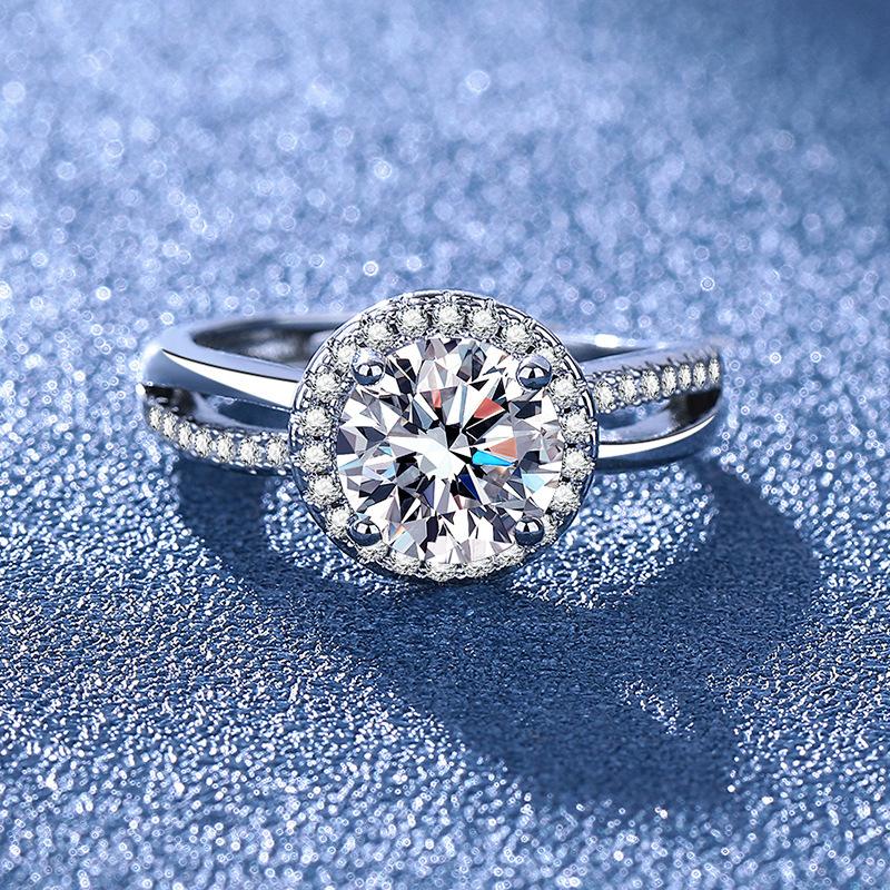 Fashionable Simulated Moissanite Ring for Women Versatile and stylish couple's diamond ring, trendy hand accessory