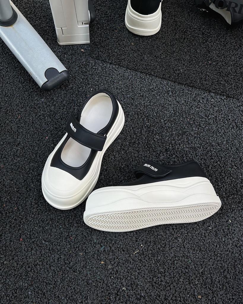 European soft leather big head muffin platform white shoes women's versatile Velcro small man height increase casual Mary Jane shoes