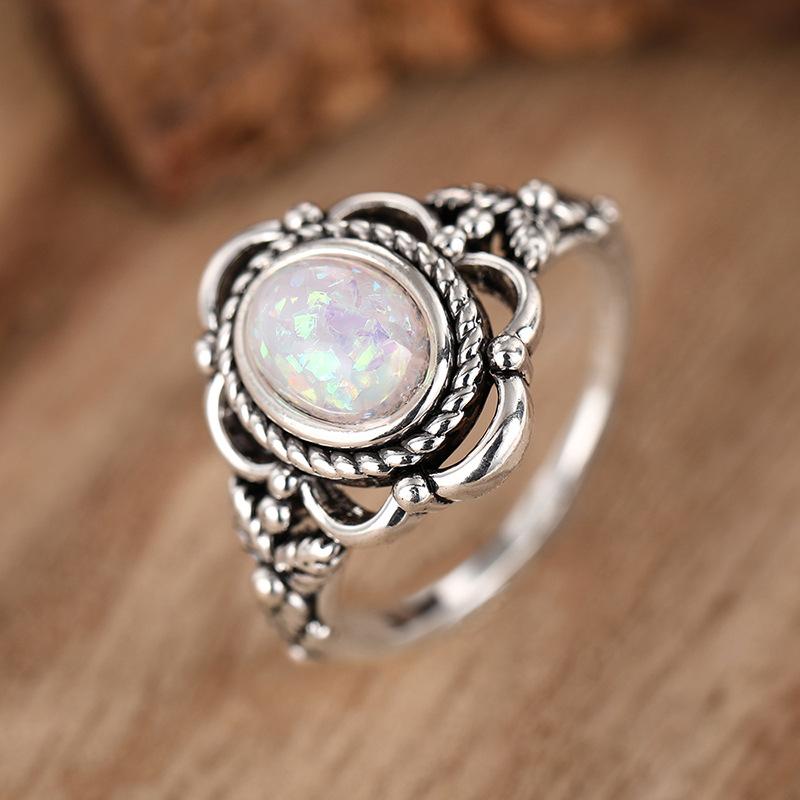 2026 Medieval Versatile Ring Women, Retro Flower Flower Jewelry, Fashion Design Personality Ring