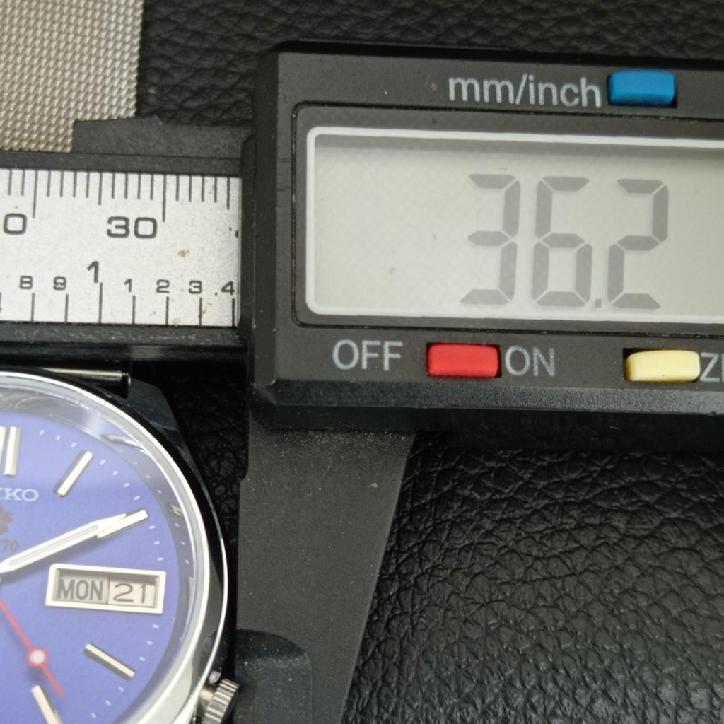 ВИНТАЖНЫЕ ОТРЕМОНТИРОВАННЫЕ МУЖСКИЕ АВТОМАТИЧЕСКИЕ ЧАСЫ SEIKO 5 7009A ЯПОНИЯ СИНЕГО ЦВЕТА a446383-1