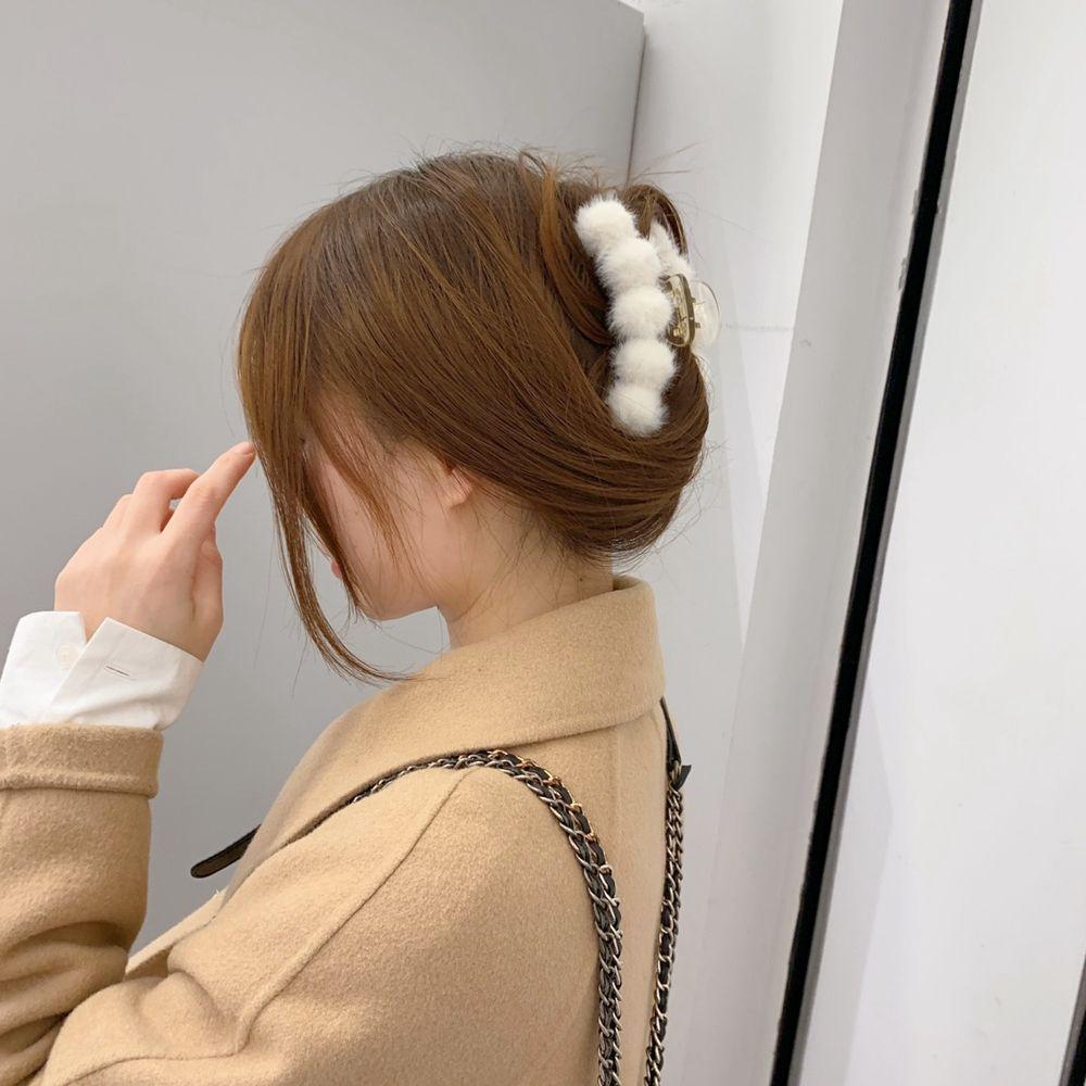 Winter Headwear Korean Style Hair Clip Plastic Grasp Clip Female Hair Accessories Plush Hair Claw