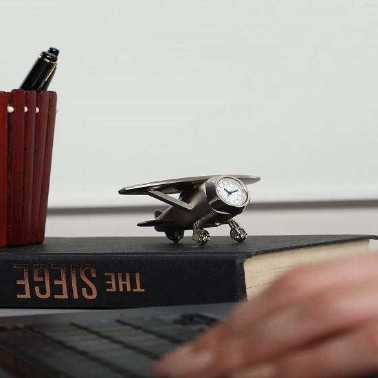 Аналоговые настольные часы, миниатюрные настольные часы в самолете, экспонат для украшения домашнего офиса,