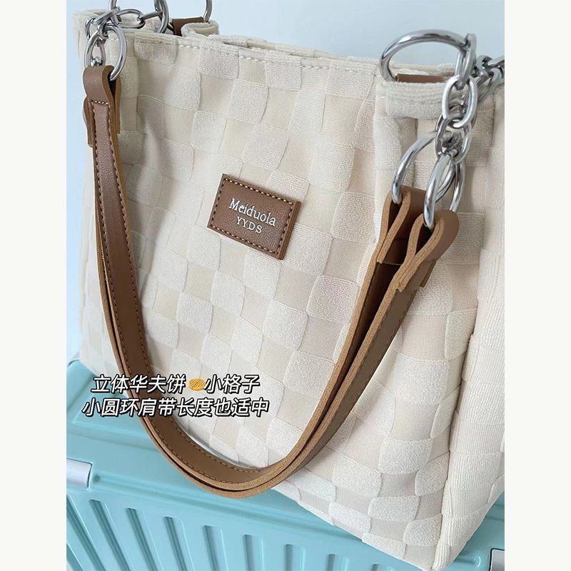 Большая сумка женская новая высококлассная нишевая универсальная классическая сумка для поездок на работу портативная сумка-тоут женская сумка через плечо