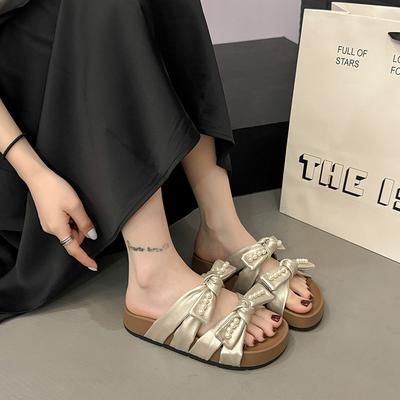 Тапочки для девочки 2025 лето новые корейская версия интернет-знаменитость фея стиль бант жемчуг модная одежда одно слово крутые тапочки