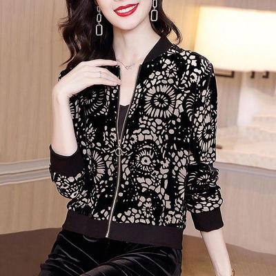 Женская бейсбольная куртка приталенного силуэта из золотого бархата – осенне-зимняя мода в корейском стиле.