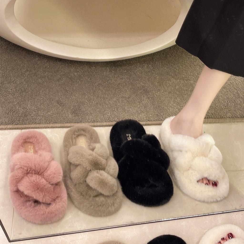 Пушистые тапочки на толстой подошве женские зимние 2025 новые супер популярные фейские модные перекрещенные теплые тапочки