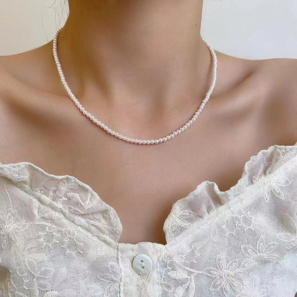 Elegant Magnetic Pearl Clavicle Necklace – High-End Versatile Sweater Chain for Women