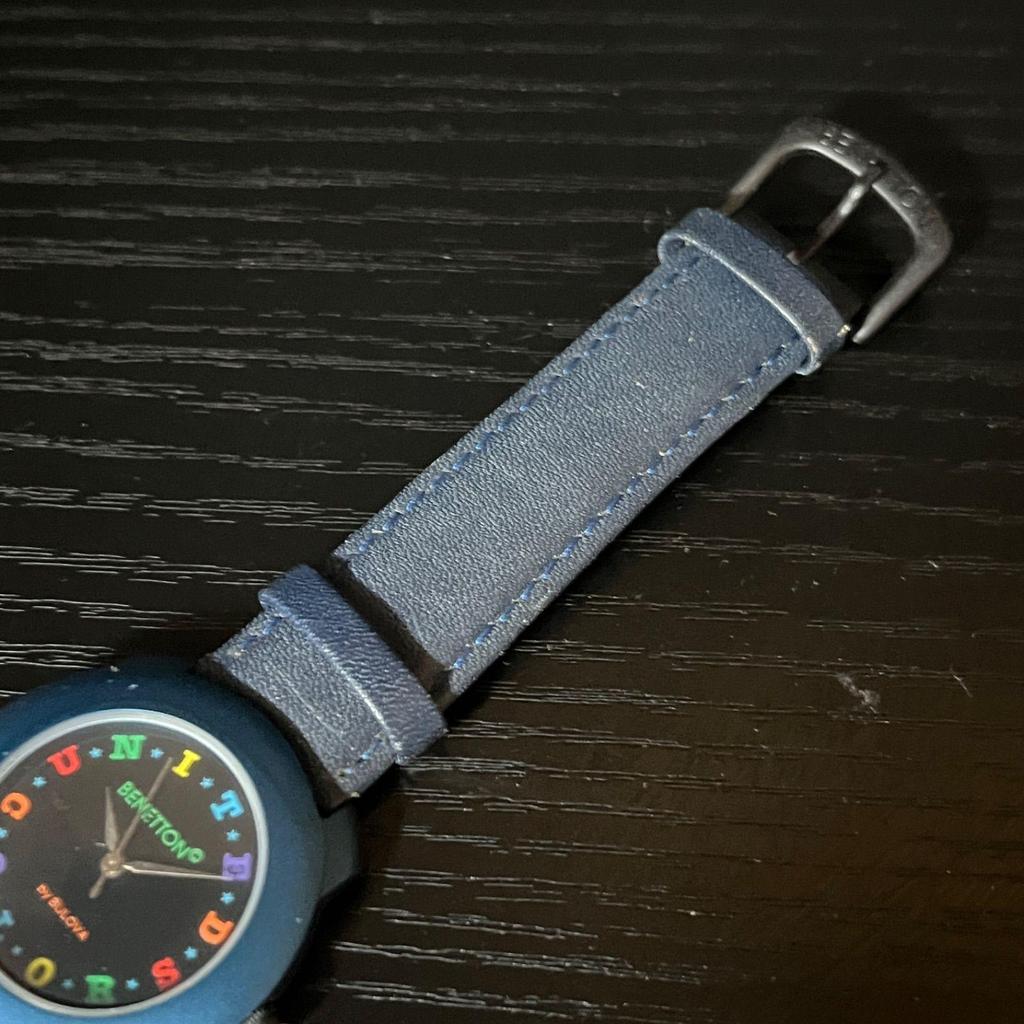 Б/У Рабочее состояние Часы BENETTON от BULOVA Винтажные Кварцевые Синие Батарея заменена Работа подтверждена Ретро Y2K