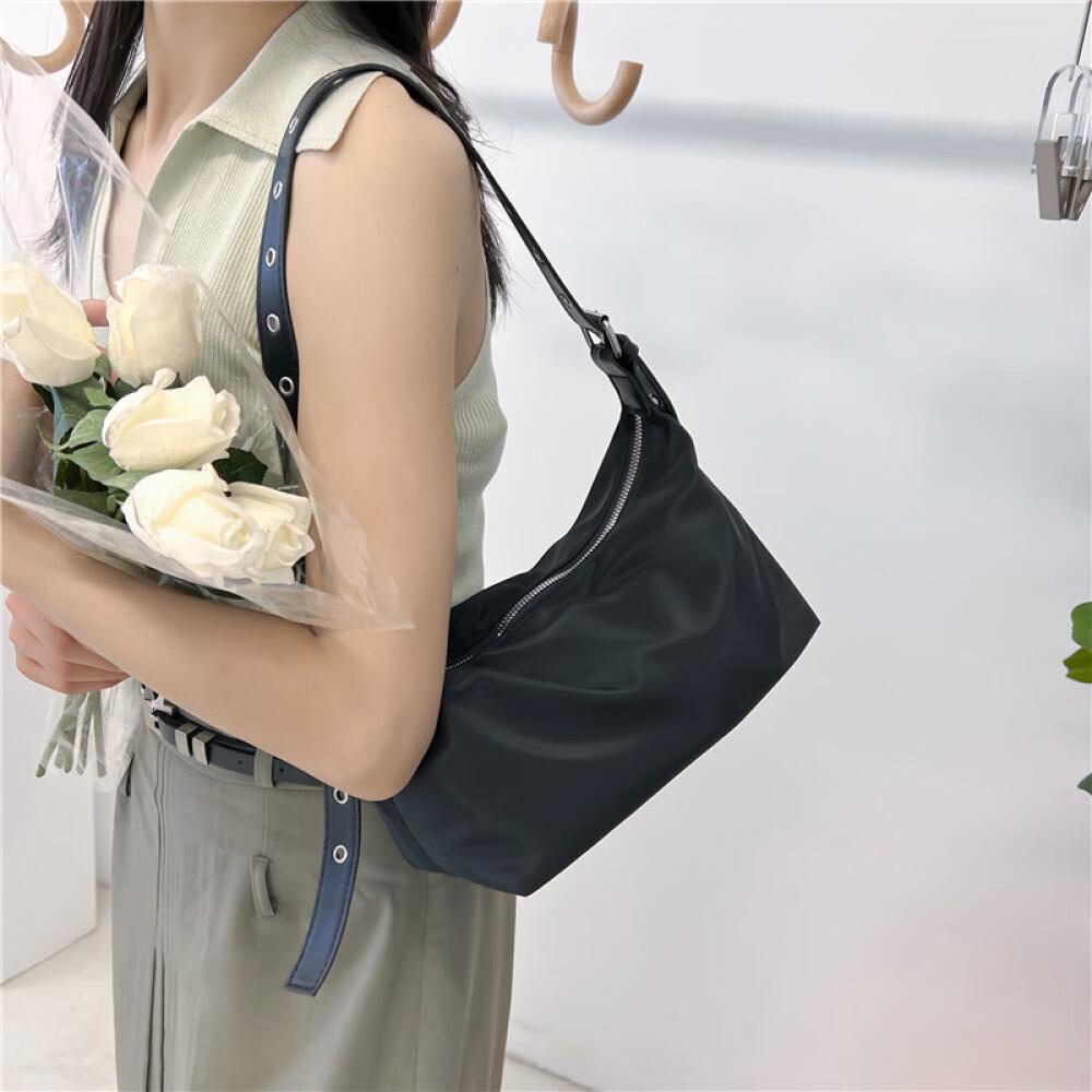 Minority Texture Underarm Bag New Fashion Cool Nylon Cloth Bag with Large Capacity Crossbody Bag Length 31cm Wide 12cm High 16cm