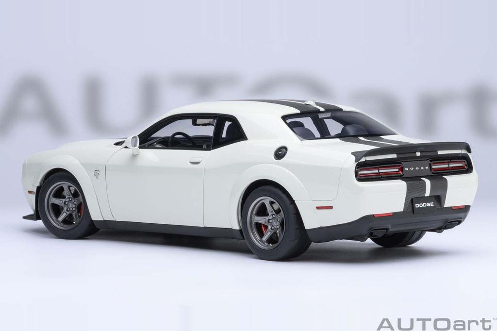 AUTOart Dodge Challenger SRT Super Stock 2023 Black Stripe Finished Model 71766 1/18 (White/Carbon [KNUCKLE WHITE])