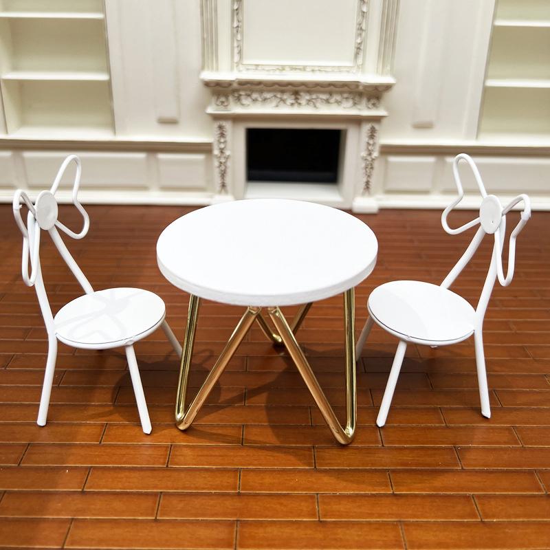 1:12 кукольных миниатюрных железных имитационных круглых чайных столиков, мини-кофейных столиков, обеденных столов, моделей кухонных декораций для гостиной, игрушек для детей