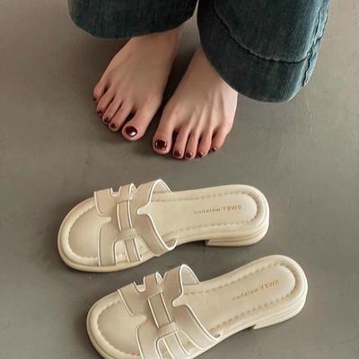 Взрыв популярности интернет-знаменитости, шлепанцы на плоской подошве, крутые шлепанцы на одно слово, женские летние, 2025, студенческие, универсальные, под юбку, мягкая подошва, пляжные шлепанцы