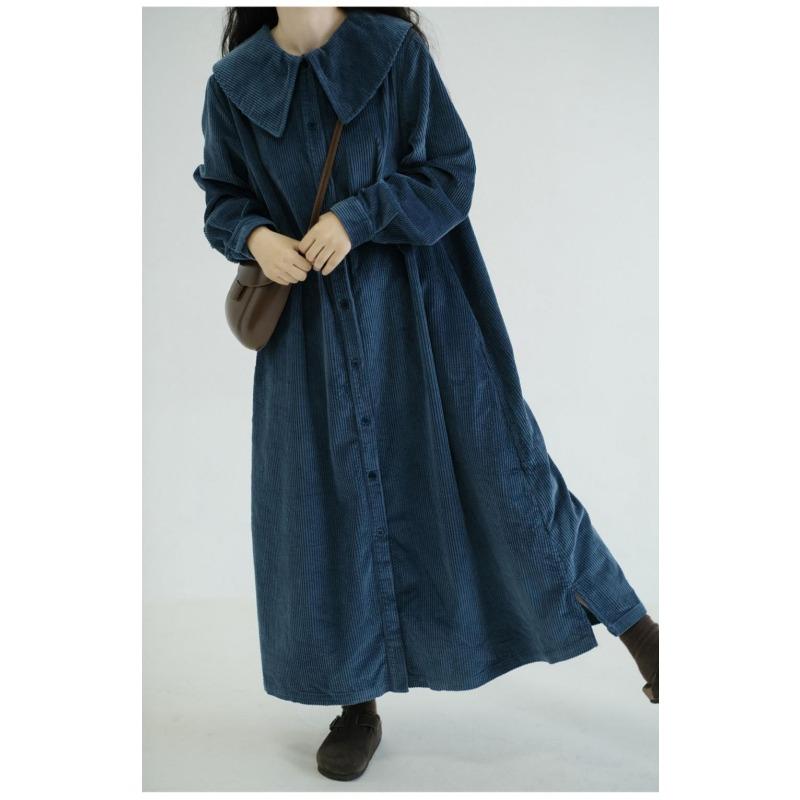 Платье свободного кроя с длинными рукавами и однотонным темно-синим воротником. Женское осеннее винтажное вельветовое облегающее однобортное платье в стиле «атмосфера»