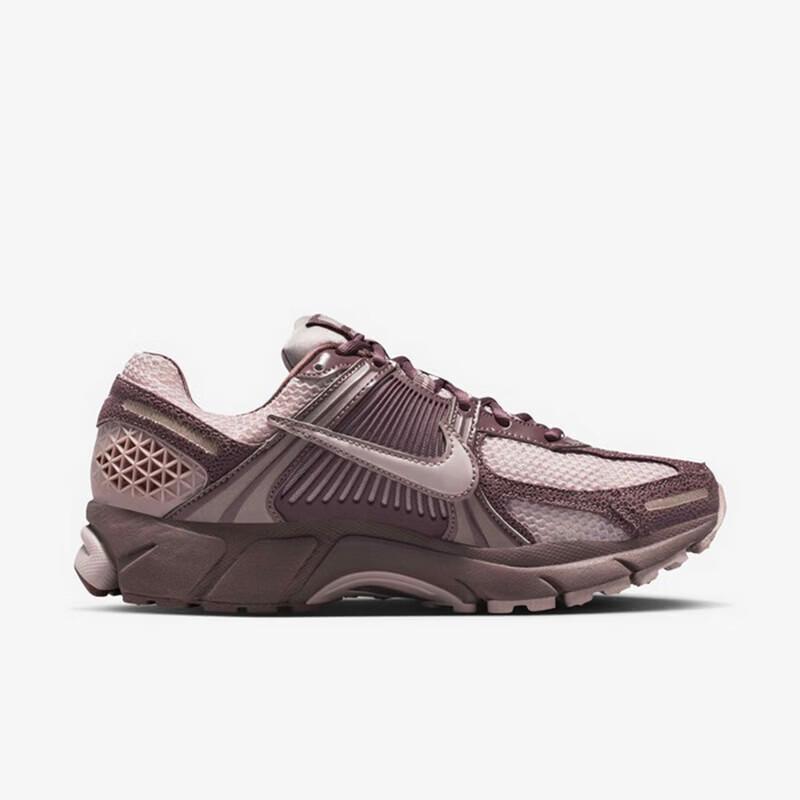 Nike Women's Zoom Vomero 5 Sneakers