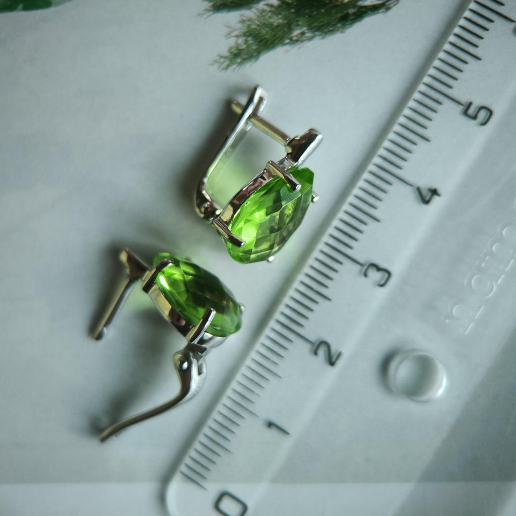 Серебряные серьги с хризолітом 6.196ct (60002443)