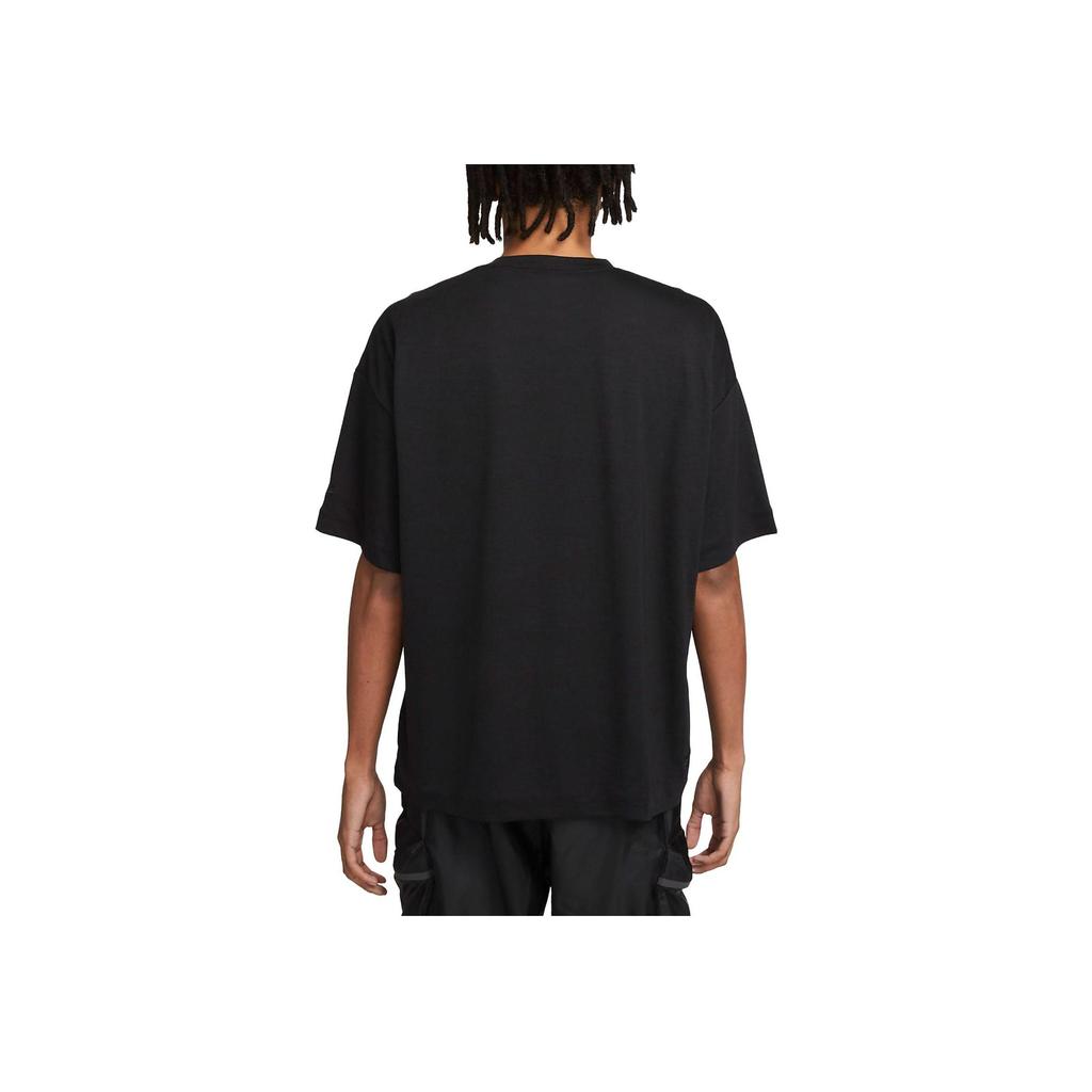 Nike Спортивная футболка Tech Pack Solid Pocket Quick-Dry с коротким рукавом для мужчин, черные FB7393-010