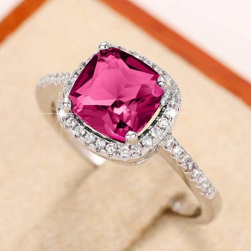 Retro Temperamental Tanzanite Red Square Queen Ring - Fashionable Simple Index Finger Design