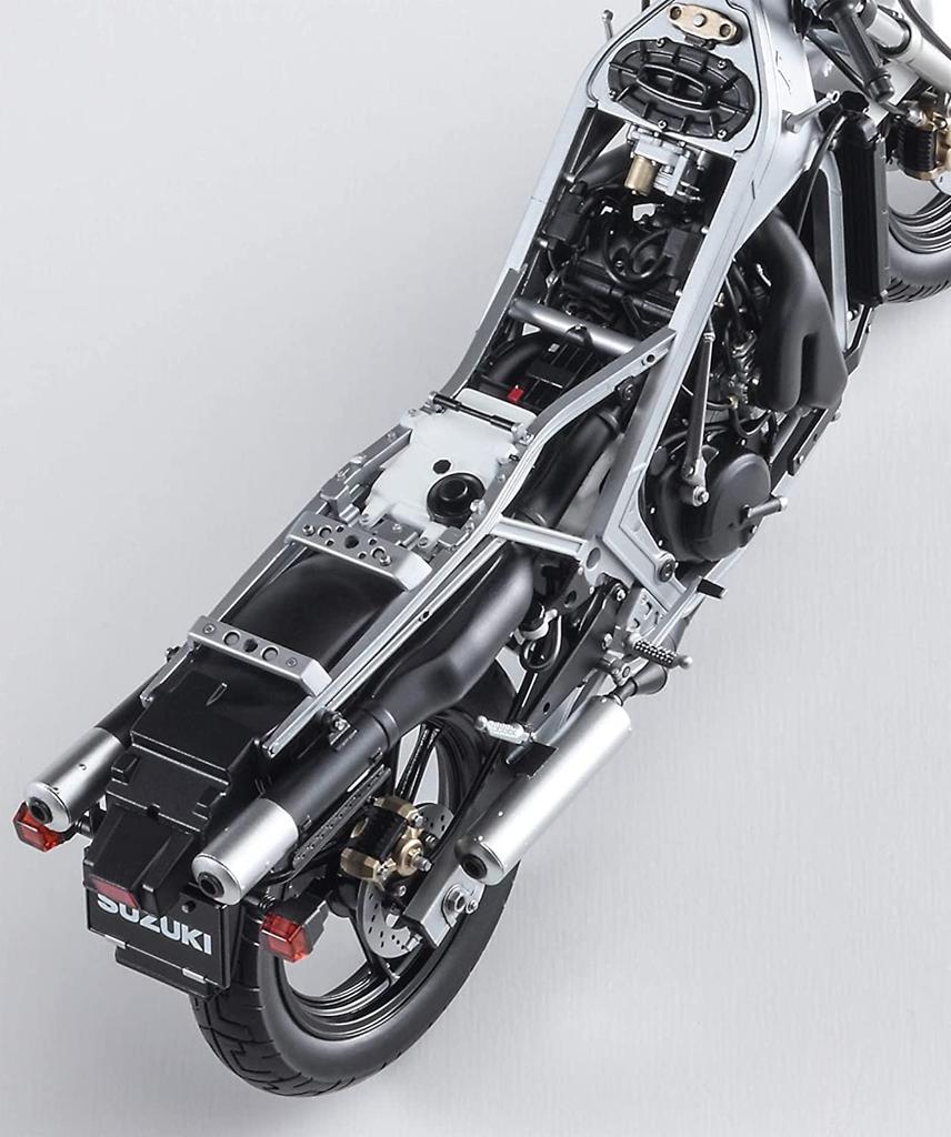 Hasegawa 1/12 Серия мотоциклов Suzuki RG400 Gamma Ранняя модель Пластиковая модель BK9