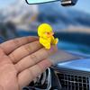 1/2 шт. Статуэтка Злой Желтой Утки - Выразительная Сердитая Утка с Большими Глазами и Клювом, Прочный Пластиковый Декор для Дома для Использования в Помещении/На Открытом Воздухе