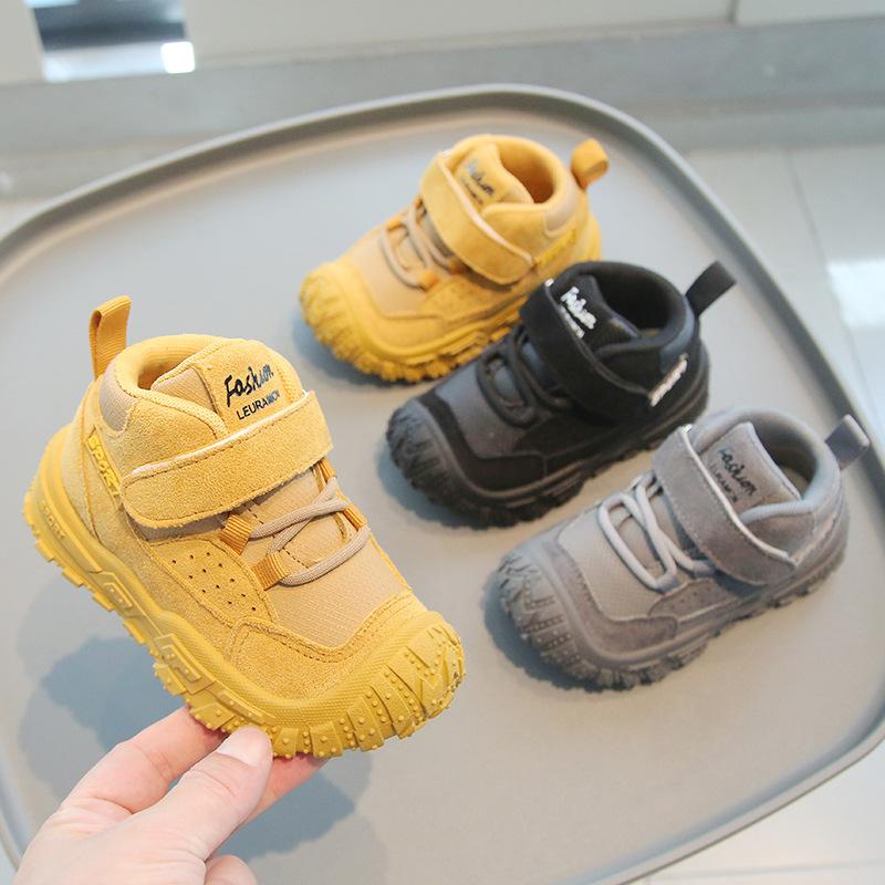 Детская спортивная обувь 2025 весна и осень новая обувь для пап для мальчиков беговые кроссовки для девочек обувь для альпинизма мягкая подошва детская повседневная обувь