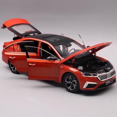 AAAIZ1 1:18 SKODA Octavia PRO Литой Металлический Модель Автомобиля Diecast Металлические Игрушечные Транспортные Средства Модель Автомобиля Высокая Симуляция Коллекция Детский Подарок Украшение